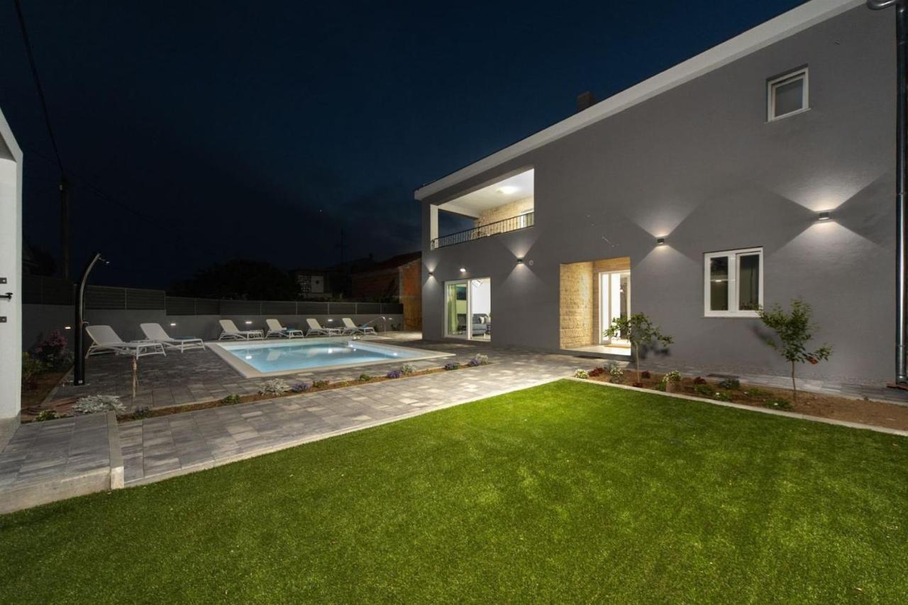 Modern Danica With Pool In Zadar Bibinje